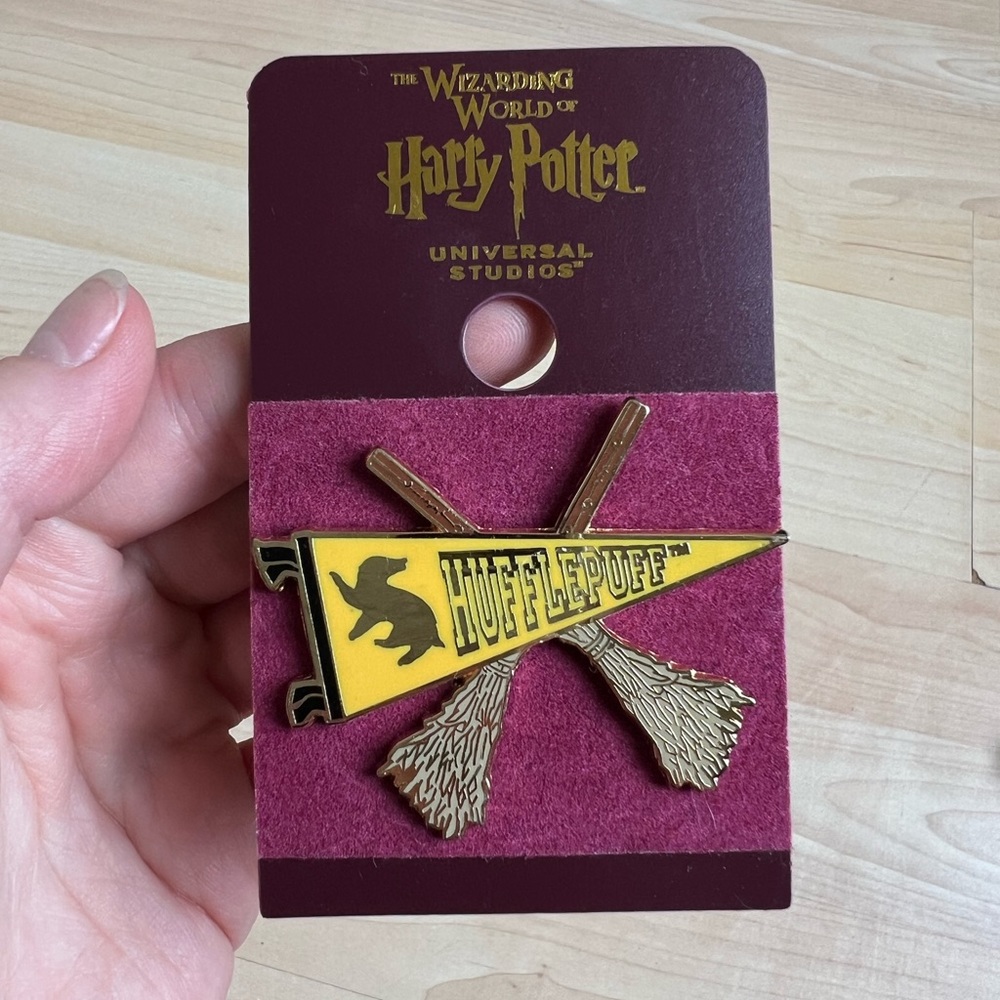 Universal Studios Hufflepuff Quidditch Pin